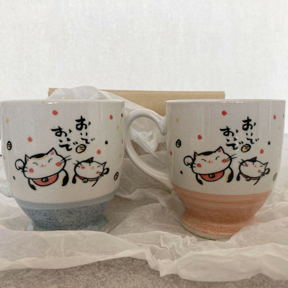 SF-014907-日本製來福貓馬克杯 陶瓷 水杯 招福 餐具 咖啡杯 杯子 手把 可愛貓咪 紅色/藍色