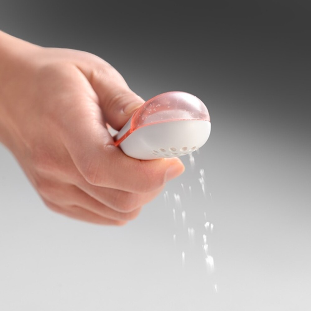 日本製 LEYE灑鹽匙 不沾手 計量 撒鹽器 調味料湯匙 均勻量匙 篩鹽器 減鹽 定量撒鹽勺 圖片