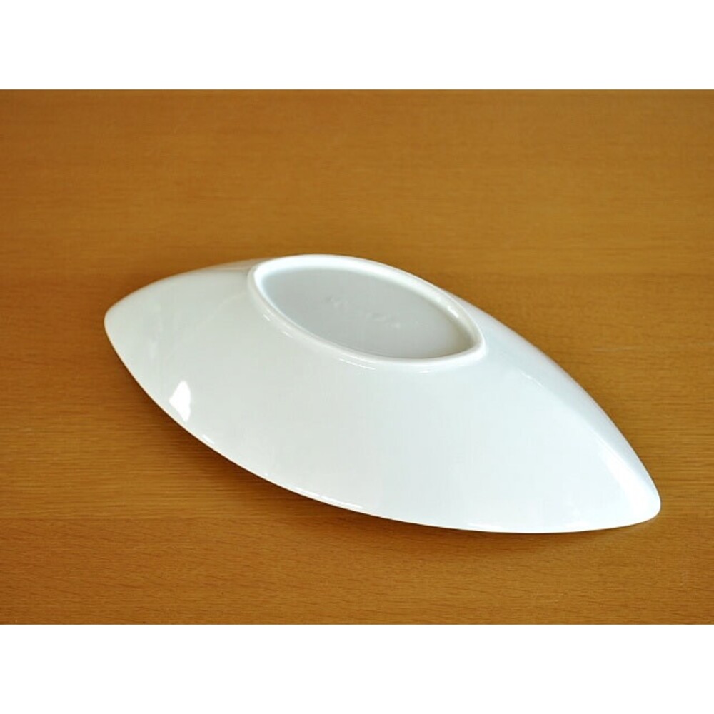 【現貨】日本製 船形沙拉餐盤 陶瓷盤 餐盤 長盤 廚房餐盤 魚盤 盤子 長條 白瓷 質感餐具 餐廳