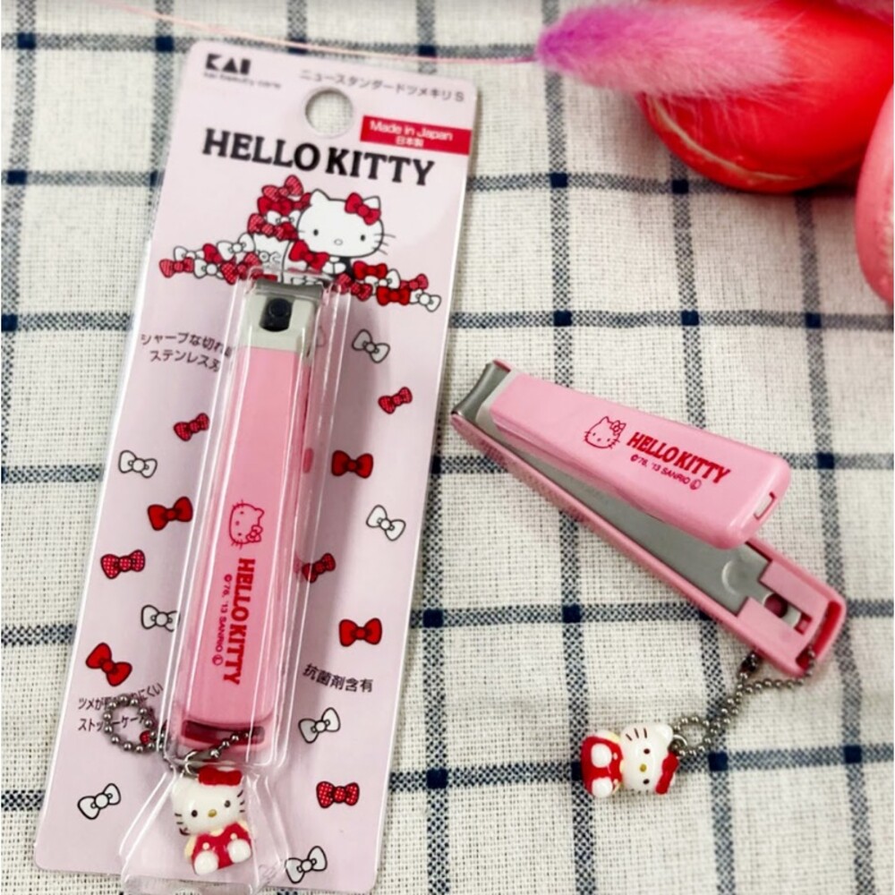 日本製 Hello Kitty指甲剪 貝印KAI 原裝進口 粉色吊飾 美甲 凱蒂貓 剪刀 指甲刀 圖片