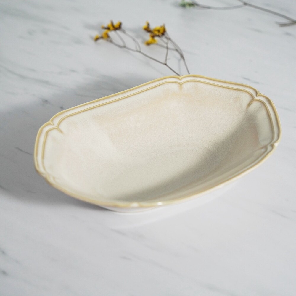 【現貨】日本製 美濃燒六角盤 Kalmia 楕円鉢/深皿 白色陶瓷盤 盤子 白色 陶器 網美餐盤