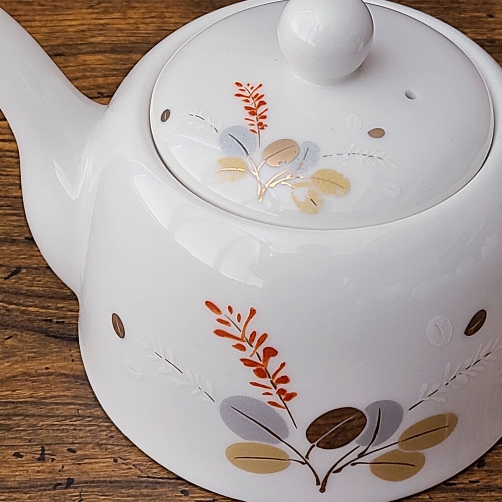 日本製 日本製 美濃燒 金彩萩花茶壺 日式茶具 陶茶壺 泡茶 白瓷壺 瓷壺 450ml