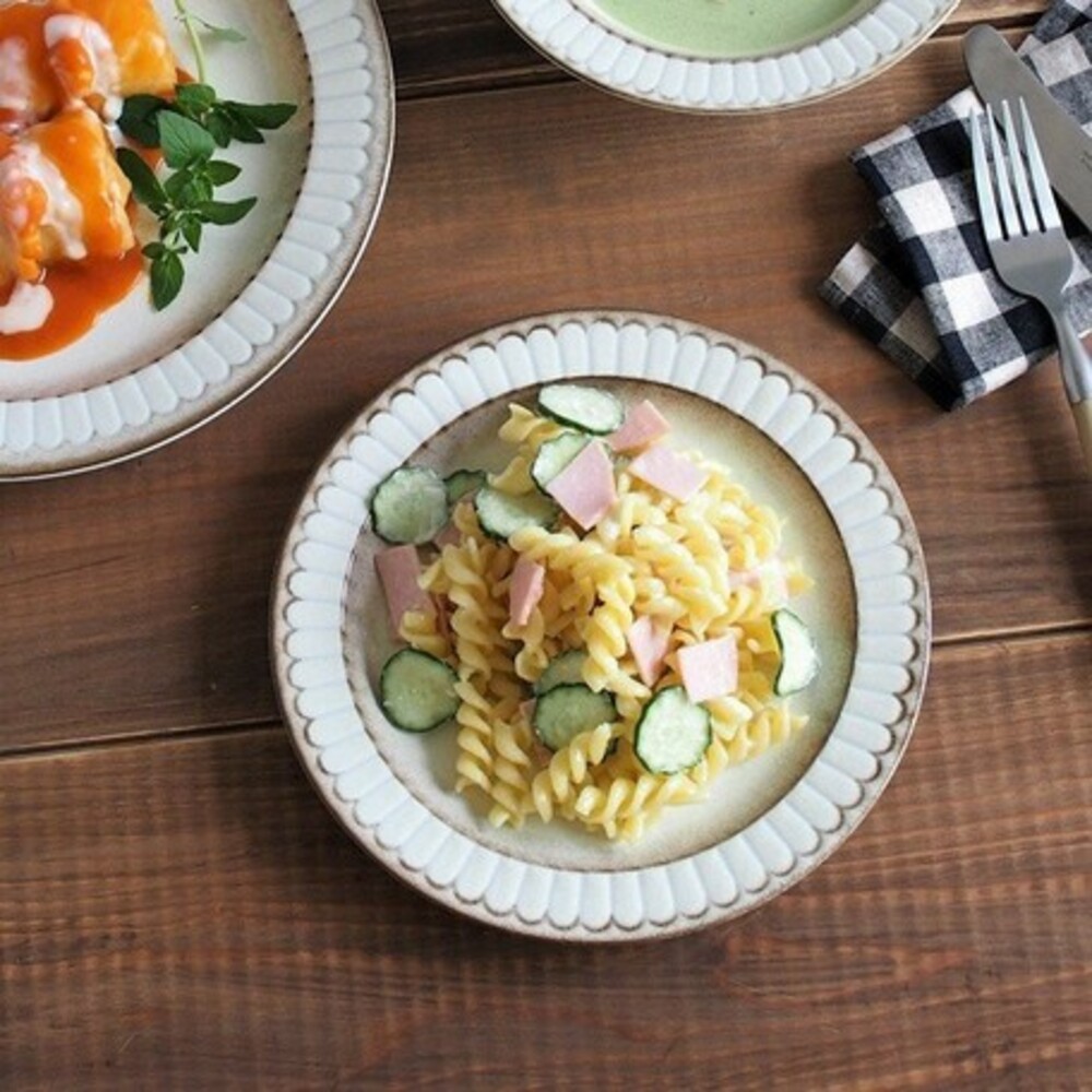 日本製 陶瓷典雅花紋盤 義大利餐盤 咖哩盤 盤子 陶瓷餐盤 餐具 沙拉盤 碗盤 美濃燒 質感餐具 圖片