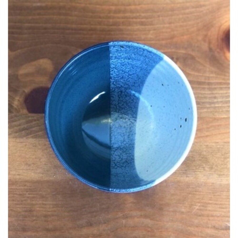 日本製 美濃燒 陶瓷碗 碗 日式碗 藍白釉變 輕量飯碗 湯碗 茶碗蒸 飯碗 丼飯碗 抹茶碗 茶碗 圖片