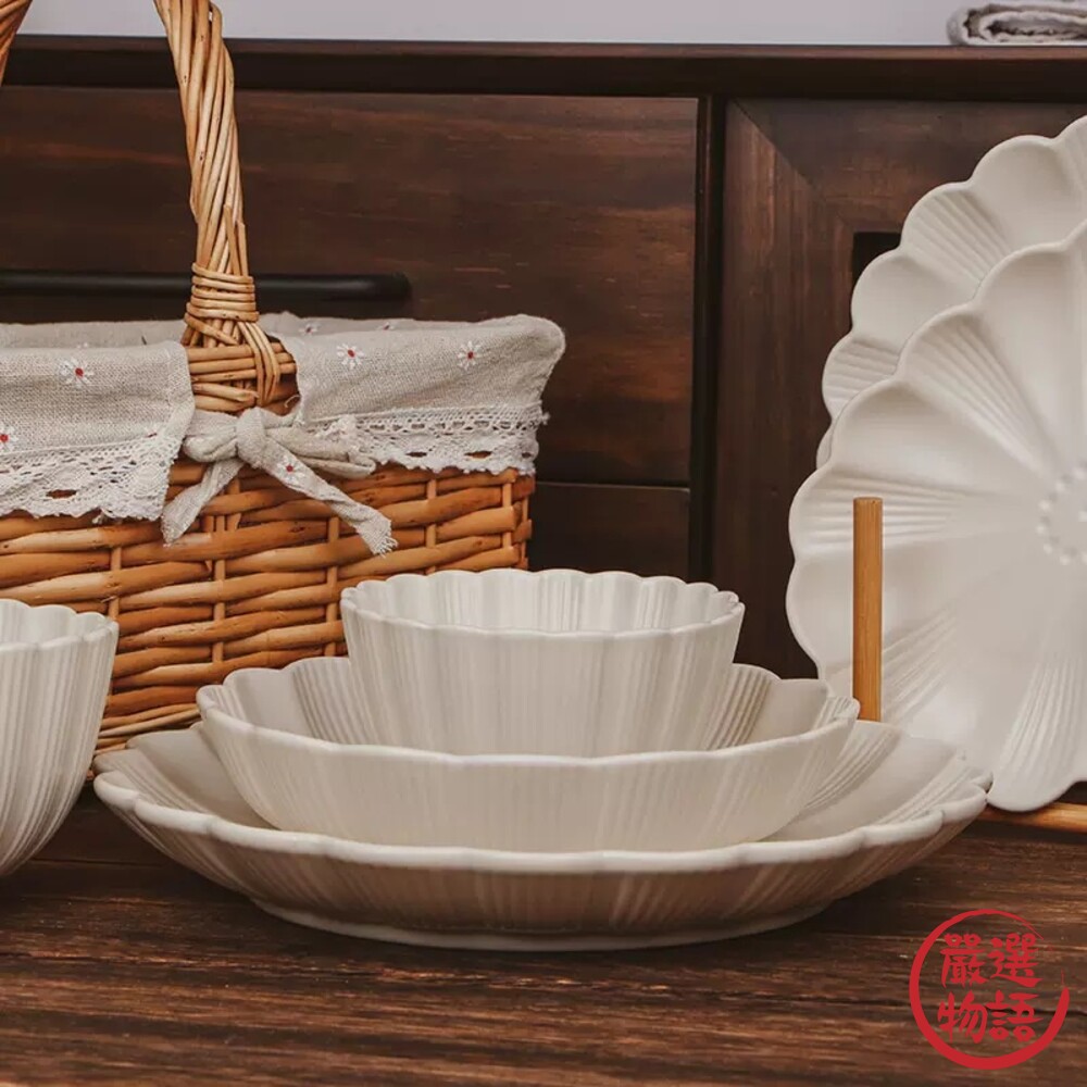 日本製 菊形餐盤 陶瓷盤 碗盤 料理盤 菊花盤 花形盤 深盤-thumb